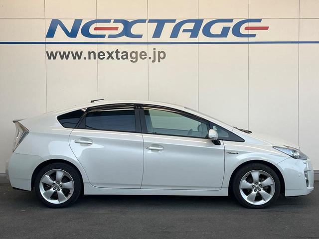 プリウス Ｇツーリングセレクションレザーパッケージ　純正ＳＤナビ　レーダークルーズ　禁煙車　レザーシート　スマートキー　ＬＥＤヘッド　ビルトインＥＴＣ　純正１７インチアルミ　オートエアコン　ＣＤ　フルセグ（51枚目）