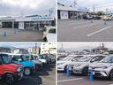 大きなNマークの看板が目印!広々とした駐車場をご用意してお待ちしております。展示場には200台以上のバリエーション豊かな在庫をご用意。メーカー問わず比較していただけます。