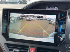 【バックカメラ】駐車時に後方がリアルタイム映像で確認できます。大型商業施設や立体駐車場での駐車時や、夜間のバック時に大活躍！運転スキルに関わらず、今や必須となった装備のひとつです！ 7