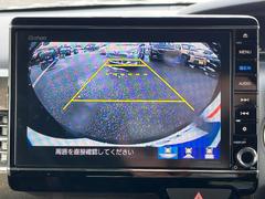 【バックカメラ】駐車時に後方がリアルタイム映像で確認できます。大型商業施設や立体駐車場での駐車時や、夜間のバック時に大活躍！運転スキルに関わらず、今や必須となった装備のひとつです！ 4