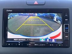 【バックカメラ】駐車時に後方がリアルタイム映像で確認できます。大型商業施設や立体駐車場での駐車時や、夜間のバック時に大活躍！運転スキルに関わらず、今や必須となった装備のひとつです！ 5