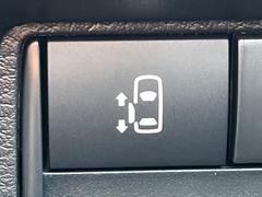 【パワースライドドア】スマートキーや運転席のスイッチでスライドドアの開閉が可能♪電動だから力を入れてドアを開ける必要が無く、小さいお子様でも、重い荷物を持っている時もラクに開け閉めできます♪ 5