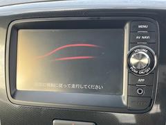 【メーカー純正ナビ】インテリアに溶け込むスタイリッシュな「専用設計」メーカーナビを装備♪視認性や操作性など基本性能にも優れ、より上質なカーライフをお楽しみいただけます。 3