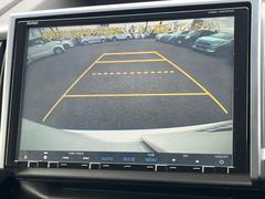 【バックカメラ】駐車時に後方がリアルタイム映像で確認できます。大型商業施設や立体駐車場での駐車時や、夜間のバック時に大活躍！運転スキルに関わらず、今や必須となった装備のひとつです！ 6