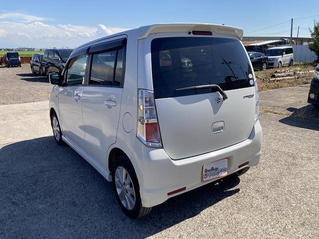 ワゴンＲスティングレー Ｘ　４ＷＤ　Ｓキー　ＣＤ　アルミ　シートヒーター　盗難防止システム　衝突安全ボディ　運転席エアバッグ	助手席エアバッグ　ＡＢＳ　キーレスエントリー（11枚目）