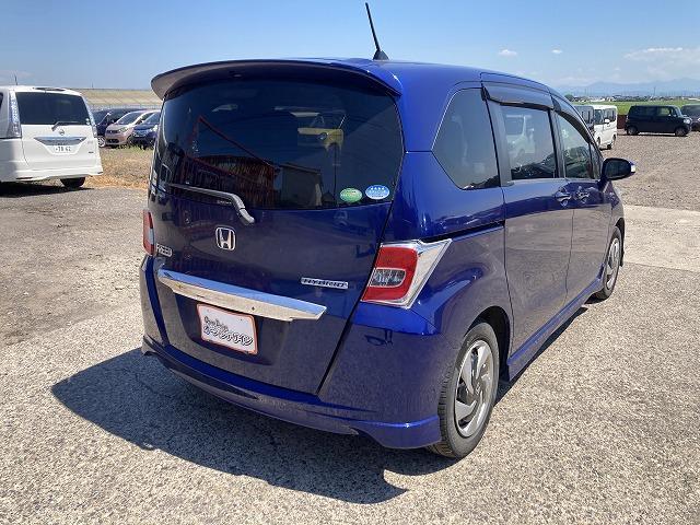 フリードハイブリッド ジャストセレクション Sキー ETC ナビ Bluetooth Bカメラ 両Pスラ 盗難防止システム 衝突安全ボディ キーレスエントリー 運転席エアバッグ 助手席エアバッグ(9枚目)