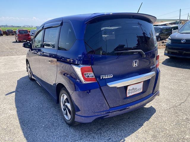 フリードハイブリッド ジャストセレクション Sキー ETC ナビ Bluetooth Bカメラ 両Pスラ 盗難防止システム 衝突安全ボディ キーレスエントリー 運転席エアバッグ 助手席エアバッグ(11枚目)