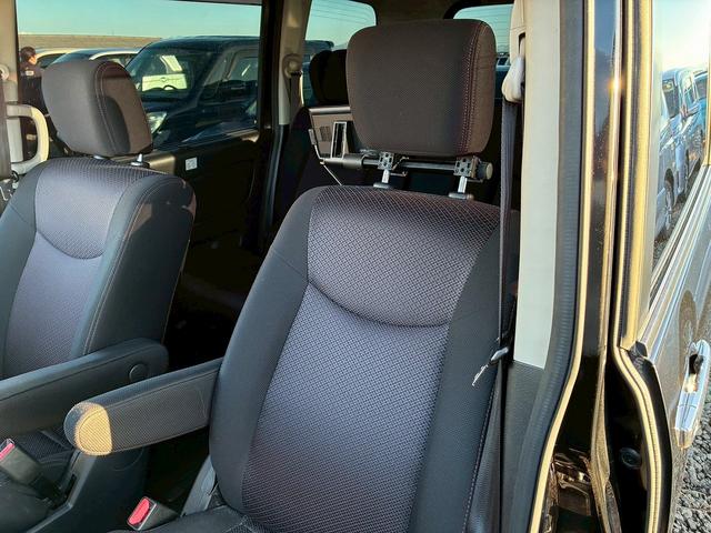 セレナ ハイウェイスター　Ｖセレクション　Ｓキー　ナビ　ＣＤ　ＭＤ　Ｂｌｕｅｔｏｏｔｈ　フォグ　両Ｐスラ（28枚目）