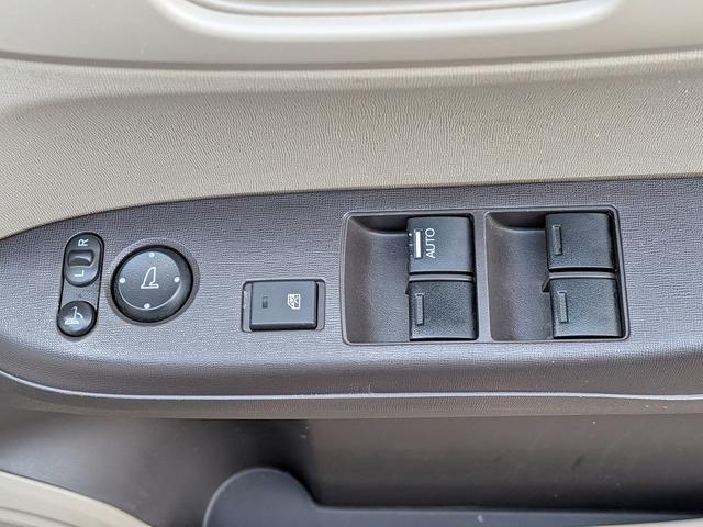 Ｎ－ＯＮＥ Ｇ・Ｌパッケージ　Ｓキー　Ｐスタート　ｉｓｔｏｐ　ナビ　ワンセグ　ＣＤ　ＤＶＤ　Ｂカメラ　ＨＩＤ　アルミ　オートライト（30枚目）