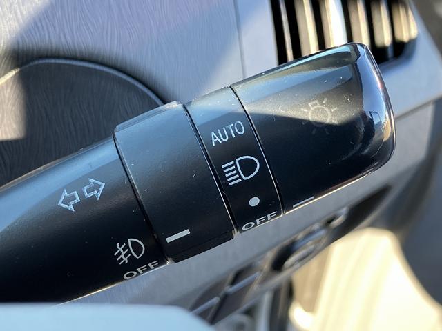 プリウス Sツーリングセレクション Sキー Pスタート istop クルコン ETC ナビ フルセグ CD DVD Bluetooth Bカメラ HID フォグ アルミ オートライト(27枚目)