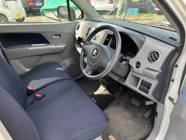 ワゴンＲ ＦＸリミテッド　スマートキー　電動格納ミラー　ベンチシート　ＣＶＴ　盗難防止システム　ＡＢＳ　ＣＤ　アルミホイール　衝突安全ボディ　エアコン　パワーステアリング　パワーウィンドウ　運転席エアバッグ（2枚目）