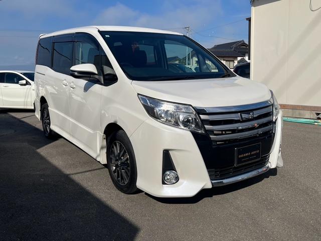 ノア Si 4WD スマートキー プッシュスタート 純正ナビ フルセグテレビ バックカメラ Bluetooth対応 両側パワースライドドア ビルトインETC エンジンスターター 7人乗り 電動格納ドアミラー(3枚目)