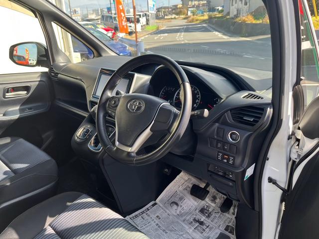 ノア Si 4WD スマートキー プッシュスタート 純正ナビ フルセグテレビ バックカメラ Bluetooth対応 両側パワースライドドア ビルトインETC エンジンスターター 7人乗り 電動格納ドアミラー(8枚目)