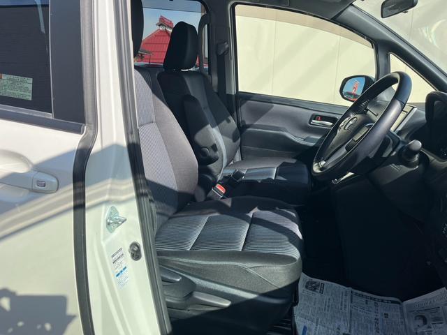 ノア Si 4WD スマートキー プッシュスタート 純正ナビ フルセグテレビ バックカメラ Bluetooth対応 両側パワースライドドア ビルトインETC エンジンスターター 7人乗り 電動格納ドアミラー(9枚目)