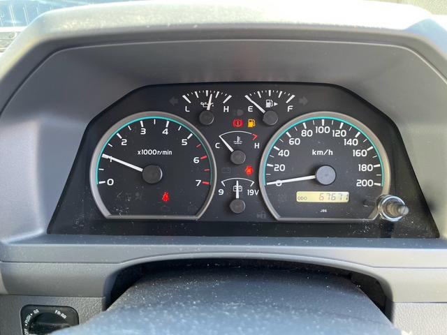 ランドクルーザー70 バン 4WD 5速マニュアル ワンオーナー キーレス 純正ナビ フルセグテレビ バックカメラ Bluetooth対応 ETC スタッドレスタイヤ付 シガーライター ライトレベライザー(17枚目)