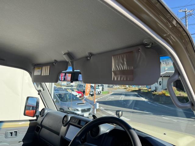 ランドクルーザー70 バン 4WD 5速マニュアル ワンオーナー キーレス 純正ナビ フルセグテレビ バックカメラ Bluetooth対応 ETC スタッドレスタイヤ付 シガーライター ライトレベライザー(20枚目)