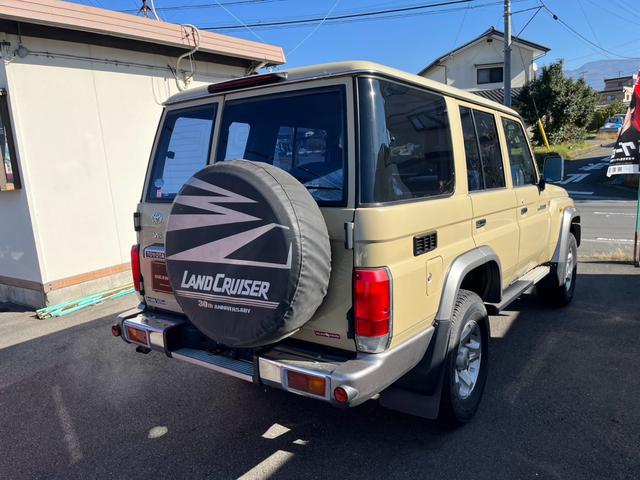 ランドクルーザー70 バン 4WD 5速マニュアル ワンオーナー キーレス 純正ナビ フルセグテレビ バックカメラ Bluetooth対応 ETC スタッドレスタイヤ付 シガーライター ライトレベライザー(22枚目)