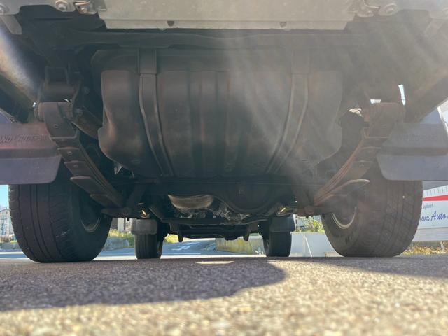 ランドクルーザー70 バン 4WD 5速マニュアル ワンオーナー キーレス 純正ナビ フルセグテレビ バックカメラ Bluetooth対応 ETC スタッドレスタイヤ付 シガーライター ライトレベライザー(28枚目)