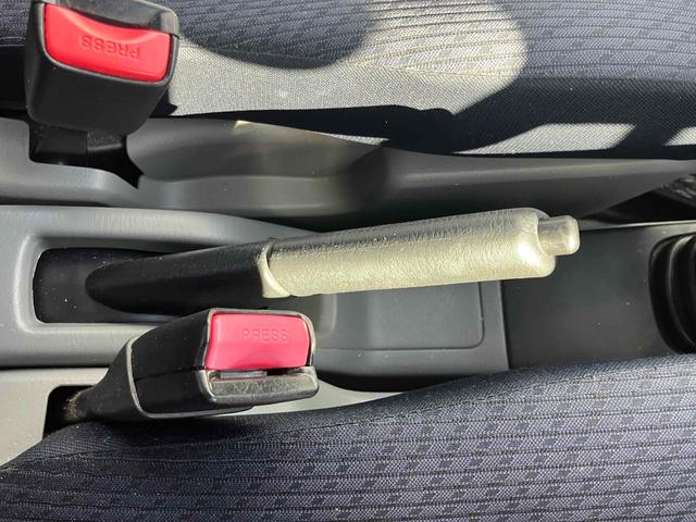 ワゴンR FX 4WD キーレスエントリー 電動格納ミラー シートヒーター MT 盗難防止システム ABS CD 衝突安全ボディ エアコン パワーステアリング パワーウィンドウ(6枚目)