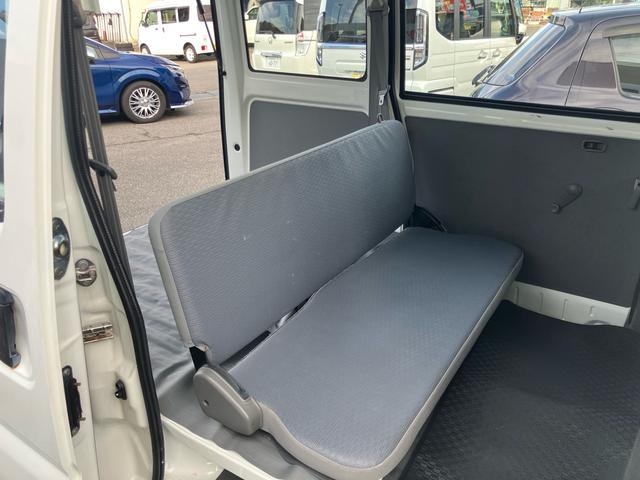 ミニキャブバン ＣＤ　ハイルーフ　４ＷＤ　オートマ　両側スライドドア　エアコン　ライトレベライザー　走行距離５．５万キロ　車検令和９年５月まで　修復歴無し　ホワイト（24枚目）