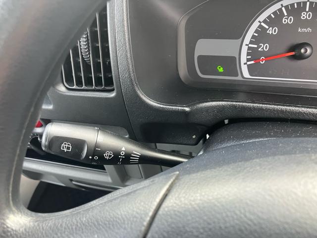 ミニキャブバン ＣＤ　ハイルーフ　４ＷＤ　オートマ　両側スライドドア　エアコン　ライトレベライザー　走行距離５．５万キロ　車検令和９年５月まで　修復歴無し　ホワイト（31枚目）