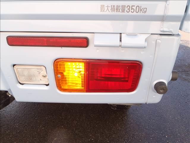 ジャンボSAIIIt 4WD CDオーディオ スマートアシストIIIt 追突回避支援ブレーキ 誤発進抑制機能 車線逸脱警報 キーレス パートタイム4WD ヘッドライトレベライザー 荷台作業灯 LEDヘッドライト&フォグ(6枚目)