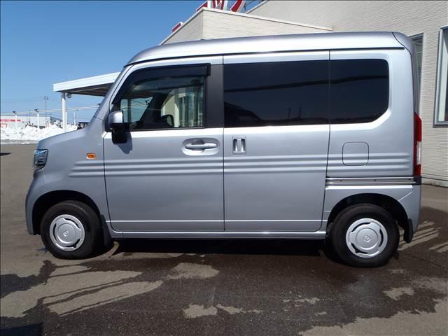 L・ホンダセンシング 4WD 6速MT ホンダセンシング CMBS アイドリングストップ 純正ラジオ キーレス VSA オートAC ETC 電格ミラー 充電用USBジャック(10枚目)