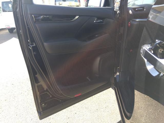 ４ＷＤ☆禁煙☆走行５．２万キロ☆純正９型ナビ☆フリップダウンＭ☆両側パワスラ☆クルコン☆ビルトインＥＴＣ☆スマートキー☆プッシュスタート☆純正Ｅ／Ｇスターター☆ＬＥＤヘッドライト☆フォグ☆試乗ＯＫ☆