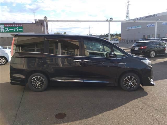 エスクァイア Giブラックテーラード☆禁煙☆走行6万キロ☆試乗出来ます☆ 禁煙☆走行6万キロ☆純正9型ナビ☆フリップダウンモニター☆両側パワスラ☆衝突軽減ブレーキ☆オートハイビーム☆LDA☆クルコン☆ブラックレザーシート☆前席シートヒーター☆LEDヘッドライト☆試乗出来ます(4枚目)