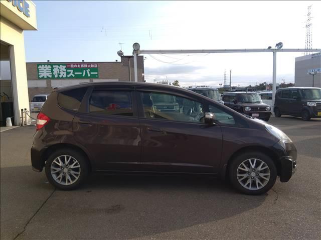 フィット Ｘ４ＷＤ☆禁煙☆走行５．０万キロ☆ナビ☆クルコン☆試乗ＯＫ☆　４ＷＤ☆禁煙☆走行５万キロ☆ナビ☆ＴＶ☆バックカメラ☆クルーズコントロール☆前席シートヒーター☆ＥＴＣ☆コンフォートビューパッケージ☆フォグランプ☆モデューロアルミホイール☆試乗出来ます☆（4枚目）