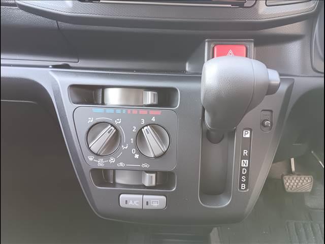 ミライース L SAIII4WD☆禁煙☆走行2.1万キロ☆試乗出来ます☆ 4WD☆禁煙☆走行2.1万キロ☆ナビ☆ブルートゥース☆衝突軽減ブレーキ☆オートハイビーム☆車線逸脱警報☆アイドリングストップ☆キーレス☆コーナーセンサー☆試乗出来ます(17枚目)