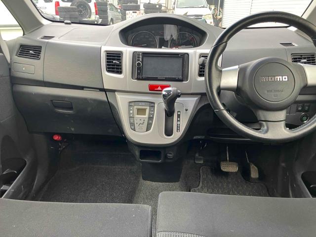 ムーヴ カスタム　ＲＳ　４ＷＤ　ＣＶＴ　オートエアコン　ＥＴＣ　ナビ　ＴＶ　ＨＩＤヘッドランプ　スマートキー　アイドリングストップ　電動格納ミラー　ターボ　ＡＢＳ　ＣＤ　ＤＶＤ再生　オートライト　ＭＯＭＯステアリング（2枚目）