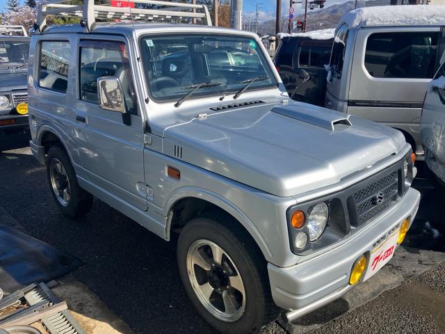 ジムニー インタークーラーターボ 4WD 5速マニュアル ABS エアコン CDオーディオ ルーフキャリア リアースポイラー 夏タイヤ新品(4枚目)