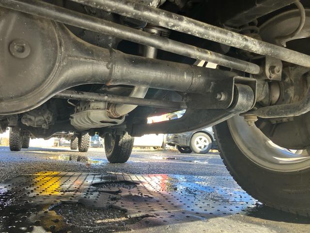 ジムニー インタークーラーターボ 4WD 5速マニュアル ABS エアコン CDオーディオ ルーフキャリア リアースポイラー 夏タイヤ新品(8枚目)