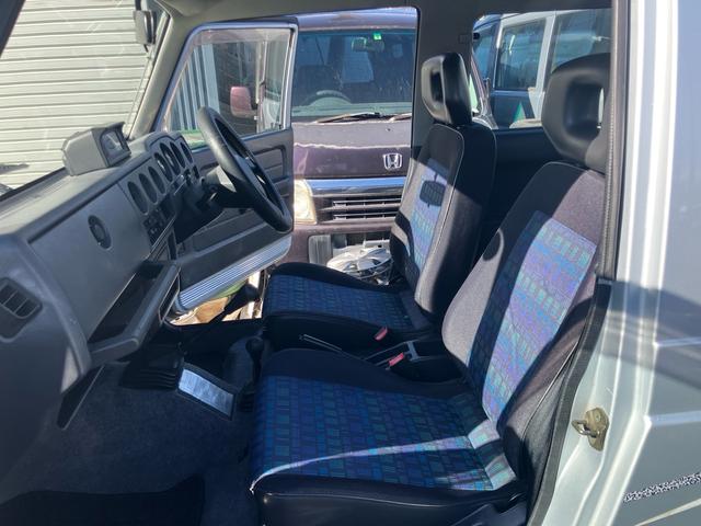 ジムニー インタークーラーターボ 4WD 5速マニュアル ABS エアコン CDオーディオ ルーフキャリア リアースポイラー 夏タイヤ新品(20枚目)