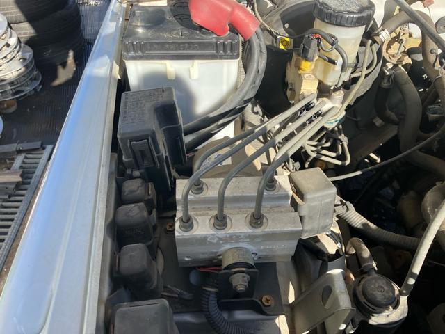 ジムニー インタークーラーターボ 4WD 5速マニュアル ABS エアコン CDオーディオ ルーフキャリア リアースポイラー 夏タイヤ新品(39枚目)