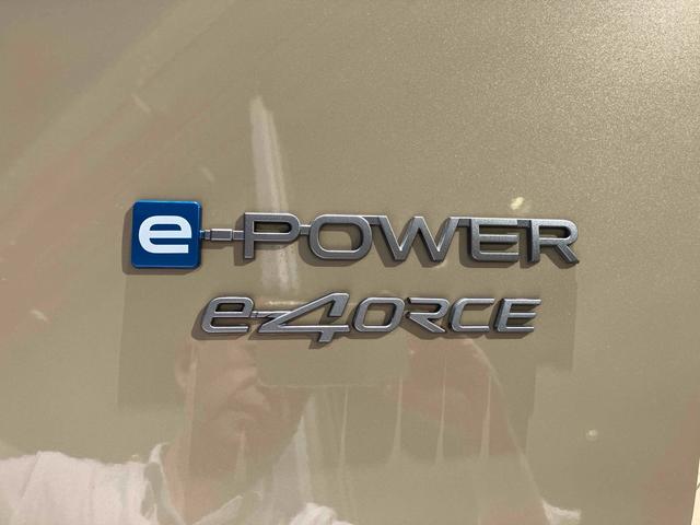セレナ e-4ORCE ハイウェイスターV 4WD 全周囲カメラ ナビ クリアランスソナー オートクルーズコントロール レーンアシスト 衝突被害軽減システム 両側電動スライドドア オートライト LEDヘッドランプ スマートキー 電動格納ミラー(33枚目)