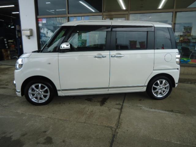 ムーヴキャンバス Ｘリミテッドメイクアップ　ＳＡＩＩ　４ＷＤ　スマートアシスト　両側オートスライドドア　純正ナビ地デジ　バックカメラ　ＵＳＢ電源　スマートキー　社外１４インチアルミ　衝突回避支援システム　衝突警報機能　車線逸脱警報機能　誤発信防止（4枚目）