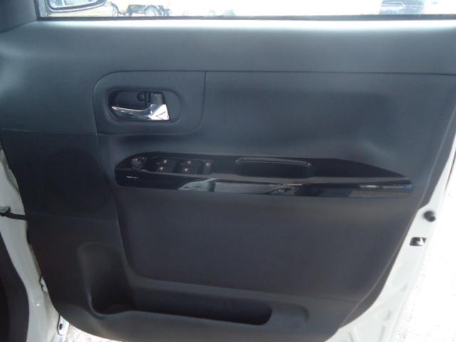 ムーヴキャンバス Ｘリミテッドメイクアップ　ＳＡＩＩ　４ＷＤ　スマートアシスト　両側オートスライドドア　純正ナビ地デジ　バックカメラ　ＵＳＢ電源　スマートキー　社外１４インチアルミ　衝突回避支援システム　衝突警報機能　車線逸脱警報機能　誤発信防止（29枚目）