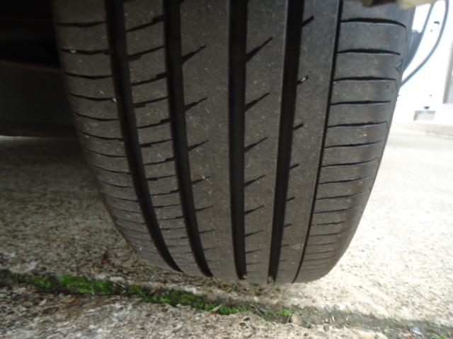 プリウス Aプレミアム ツーリングセレクション 4WD セーフティセンス 純正ナビ地デジ バックカメラ レザーシート パワーシート エアーシート シートヒター LEDヘッドライト ETC クルーズコントロール 純正17インチアルミ スマートキー(16枚目)