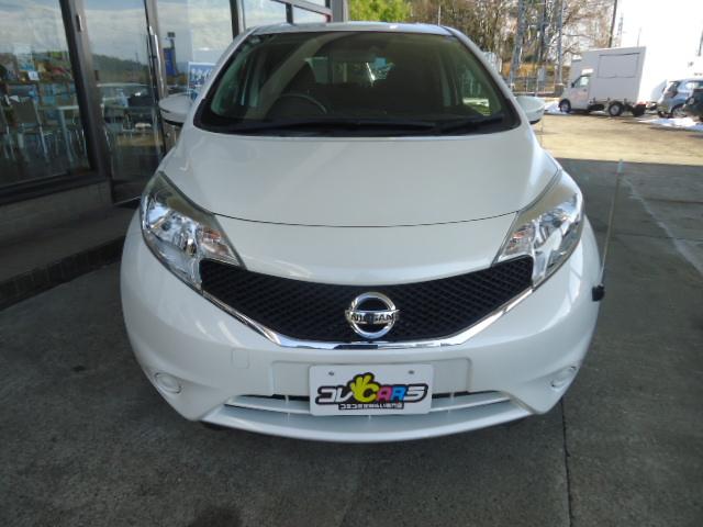 ノート X FOUR 4WD エマージェンシーブレーキ 純正ナビ地デジ バックカメラ スマートキー 車線逸脱警報 横滑り防止(2枚目)