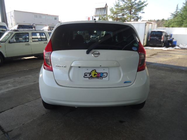 ノート X FOUR 4WD エマージェンシーブレーキ 純正ナビ地デジ バックカメラ スマートキー 車線逸脱警報 横滑り防止(6枚目)