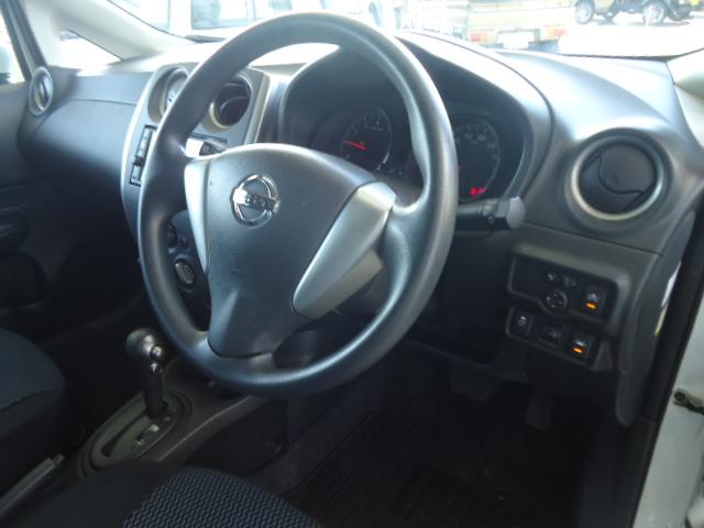 ノート X FOUR 4WD エマージェンシーブレーキ 純正ナビ地デジ バックカメラ スマートキー 車線逸脱警報 横滑り防止(21枚目)