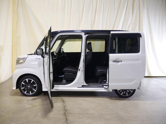 スペーシアカスタム ハイブリッドＸＳ　Ｂｌｕｅｔｏｏｔｈ接続対応　社外メモリナビ／フルセグＴＶ　ＬＥＤヘッドライト／フォグランプ　両側パワースライドドア　スマートキー　純正アルミホイール（16枚目）