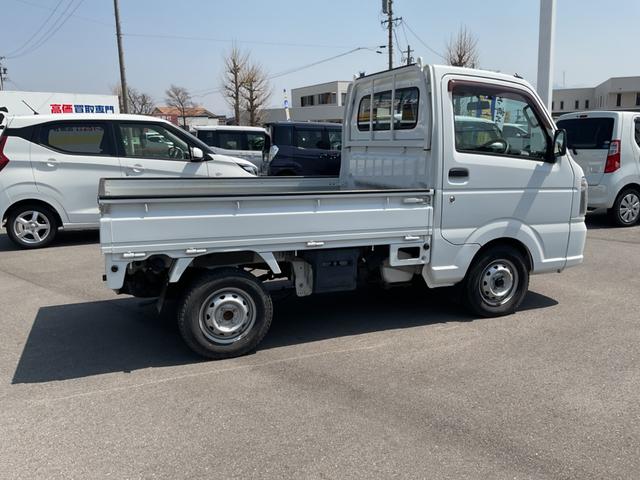 クリッパートラック ＤＸ　４ＷＤ　５速マニュアル　ＥＴＣ　　ライトレベライザー　ラジオ　荷台ゲートプロテクター　ゴムマット　走行距離４．３万キロ　車検整備付き　修復歴無し　ホワイト（4枚目）