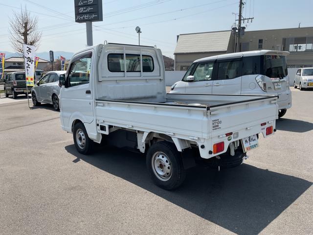 クリッパートラック ＤＸ　４ＷＤ　５速マニュアル　ＥＴＣ　　ライトレベライザー　ラジオ　荷台ゲートプロテクター　ゴムマット　走行距離４．３万キロ　車検整備付き　修復歴無し　ホワイト（7枚目）