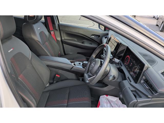 オーラ ニスモ チューンドe-パワー4WD(17枚目)