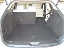 広々ラゲッジスペースはレジャーやアウトドアにピッタリです。リアシートは4:2:4の3分割で倒すことができます。後部座席を倒せばたくさんの荷物を積めるフラットなラゲッジスペースになります。