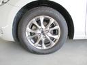 １５インチ純正アルミホイールを装備。タイヤサイズは１８５／６５Ｒ１５となります。