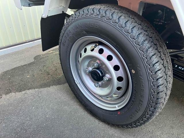ハイゼットトラック スタンダード 農用スペシャル 4WD 軽トラック 省力パック 電動格納ミラー クリアランスソナー スマートキー アイドリングストップ 電動格納ミラー オートライト エアコン パワーステアリング パワーウィンドウ バイザーマット(9枚目)